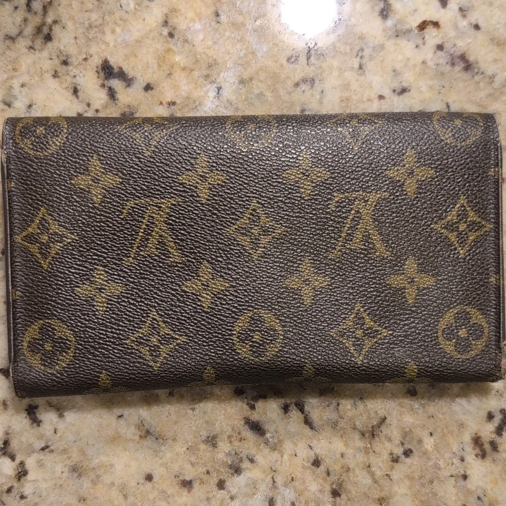Louis Vuitton Brown Monogram Wallet Classic Design. Authentic - Picture 2 of 7